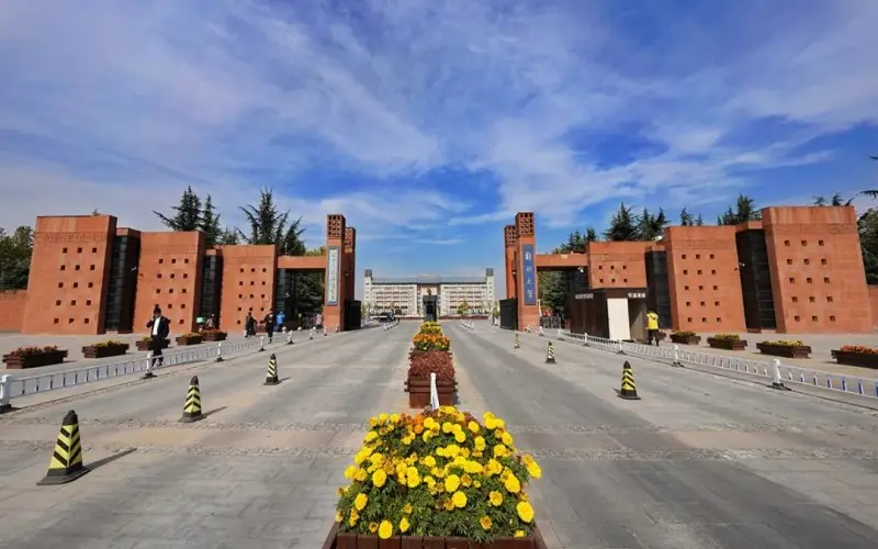 Zhengzhou University Main Entrance