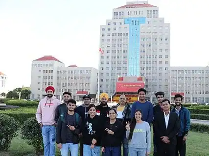 Yangzhou University students