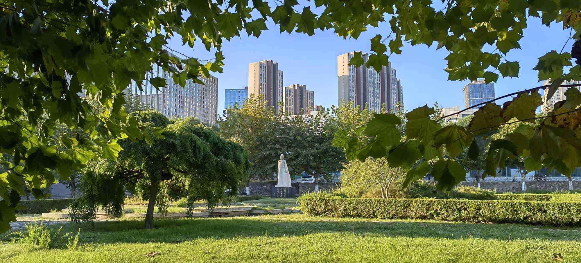 Dalian Maritime University Monument