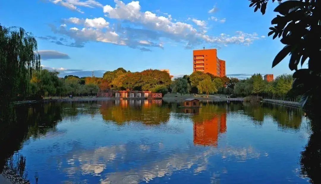 Hangzhou Dianzi University Lake and Building