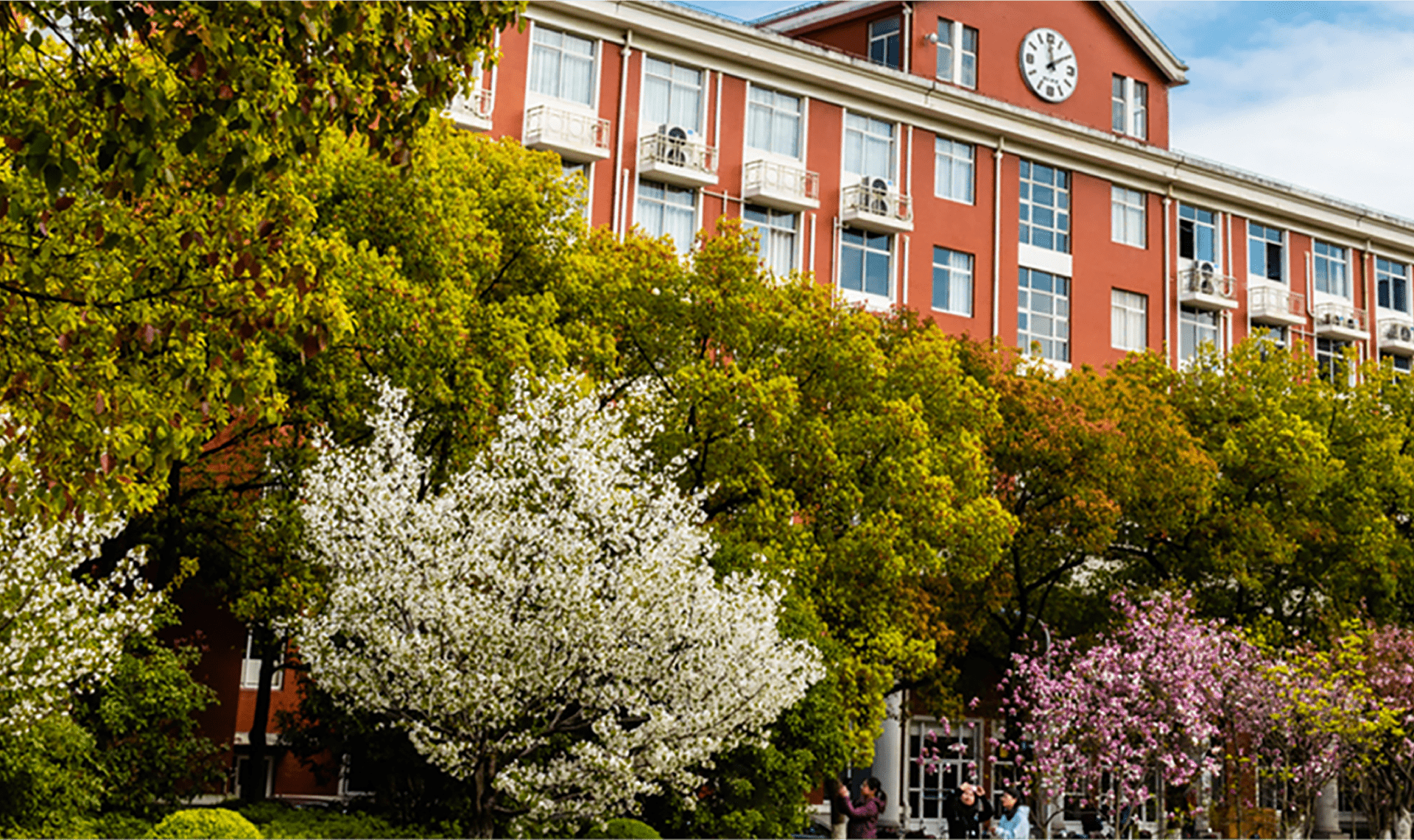 Shanghai Ocean University Building