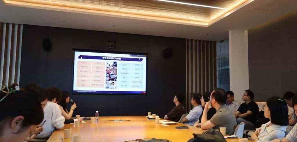 everybody in discussion room for a singapore and china event