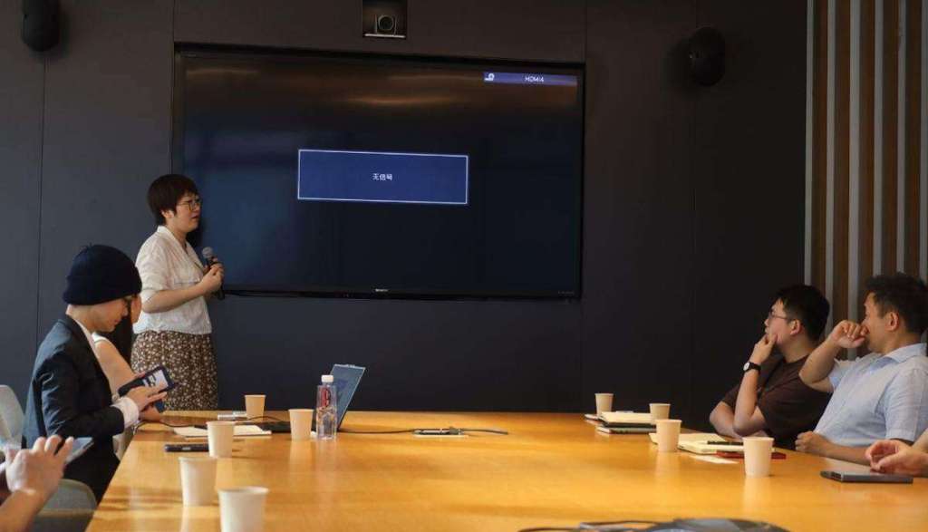 ms wang hai xia deputy general manager of zhejiang zitai server manufacturing co ltd speaking