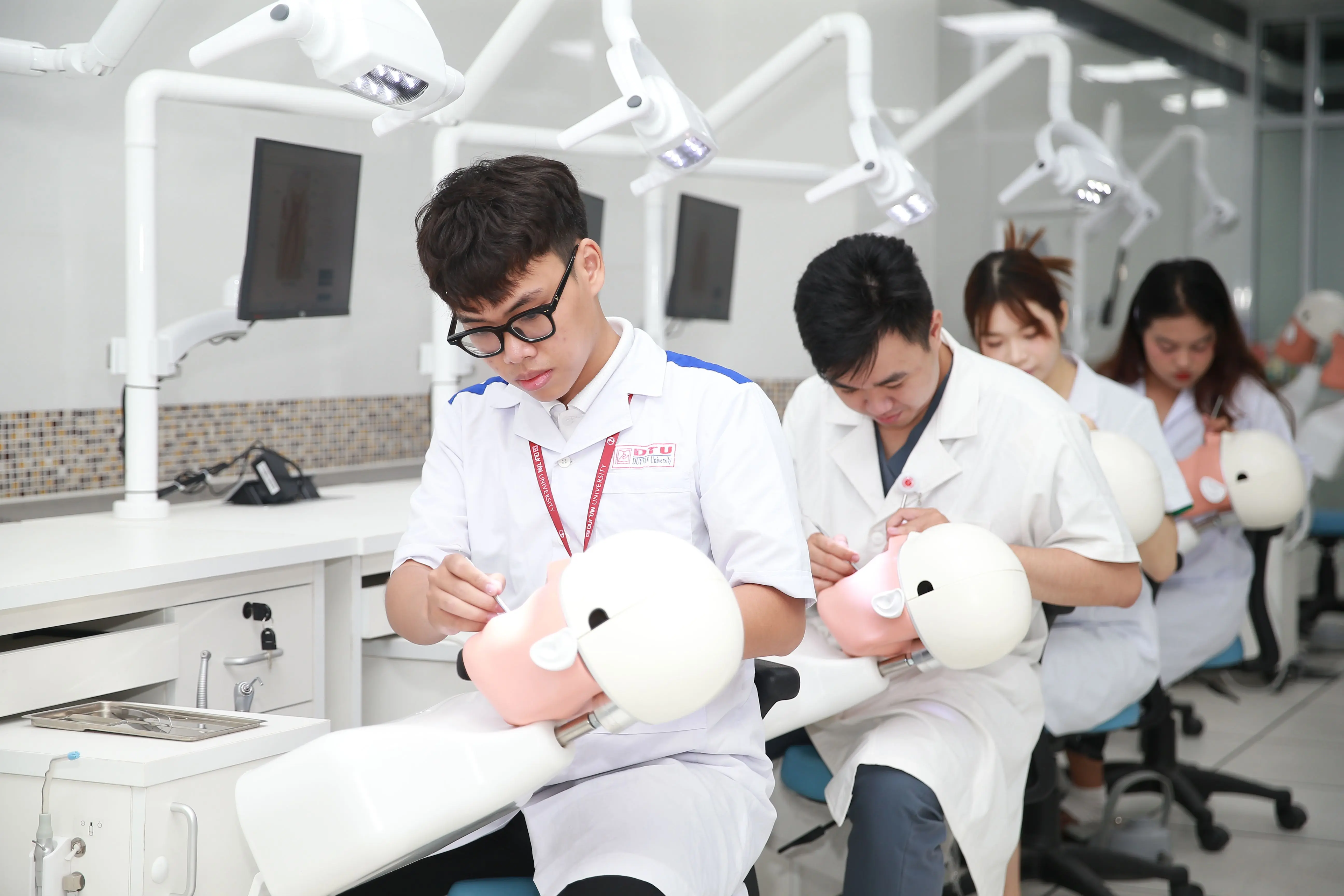 Dental Schools in China: BDS Fees & Admission Guide